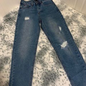 FASHION NOVA VINTAGE FEEL MOM JEANS